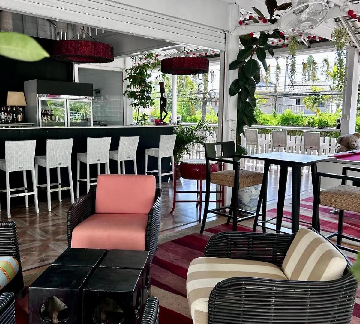 Hotel The Elephant Inn Phuket